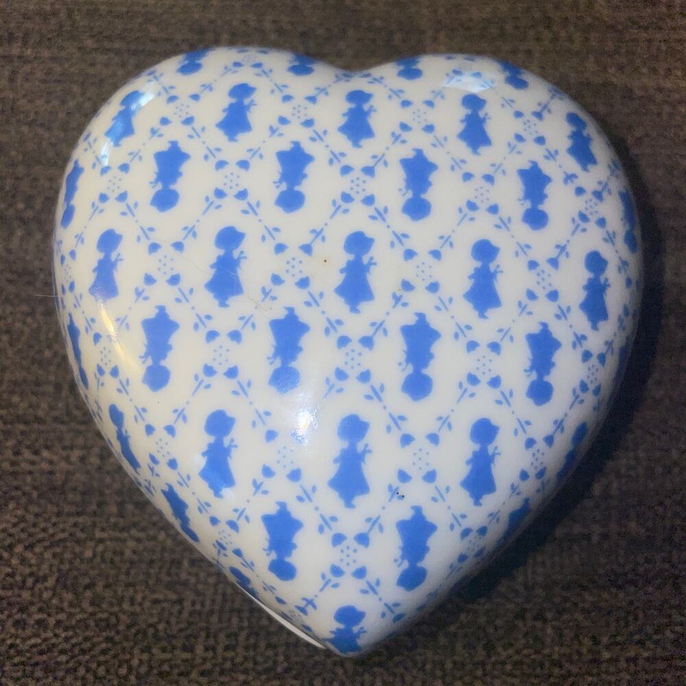 Vintage Holly Hobbie Petite Pattern Genuine Porcelain Heart Box Blue White Japan